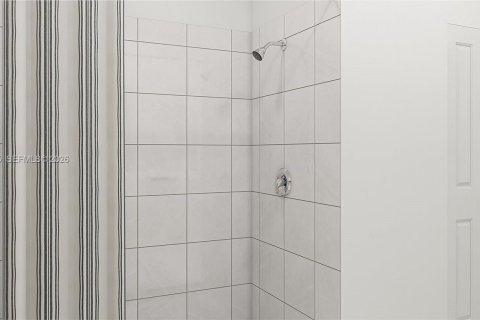 Condo in Miami, Florida, 3 bedrooms  № 2401324 - photo 7
