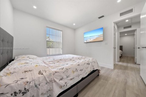 House in Marco Island, Florida 3 bedrooms, 134.52 sq.m. № 1875072 - photo 20