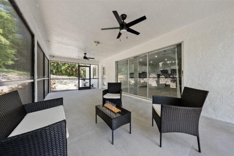 House in Marco Island, Florida 3 bedrooms, 134.52 sq.m. № 1875072 - photo 27