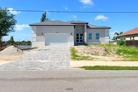 House in Port Charlotte, Florida 4 bedrooms, 182.37 sq.m. № 2306744 - photo 3