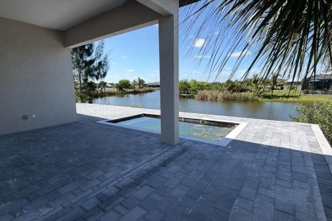House in Port Charlotte, Florida 4 bedrooms, 182.37 sq.m. № 2306744 - photo 30