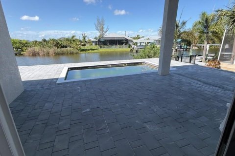 House in Port Charlotte, Florida 4 bedrooms, 182.37 sq.m. № 2306744 - photo 28