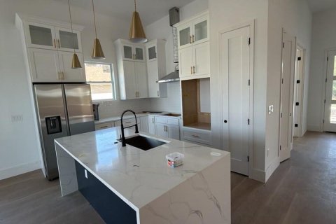 House in Port Charlotte, Florida 4 bedrooms, 182.37 sq.m. № 2306744 - photo 6