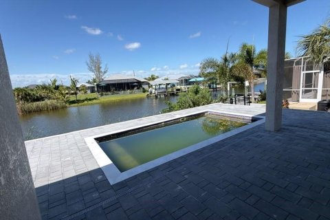 House in Port Charlotte, Florida 4 bedrooms, 182.37 sq.m. № 2306744 - photo 29