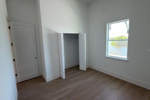 House in Port Charlotte, Florida 4 bedrooms, 182.37 sq.m. № 2306744 - photo 24