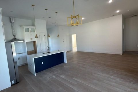 House in Port Charlotte, Florida 4 bedrooms, 182.37 sq.m. № 2306744 - photo 5