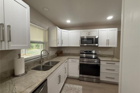 Villa ou maison à vendre à Apopka, Floride: 3 chambres, 142.05 m2 № 1870291 - photo 6