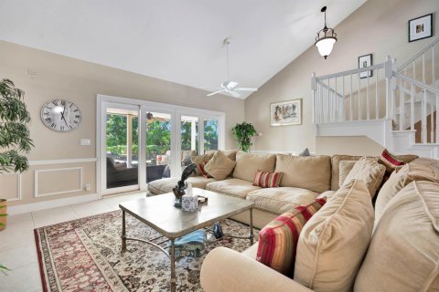 House in Palm Beach Gardens, Florida 3 bedrooms, 288.83 sq.m. № 2184640 - photo 9