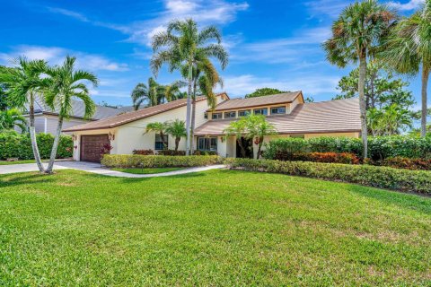 House in Palm Beach Gardens, Florida 3 bedrooms, 288.83 sq.m. № 2184640