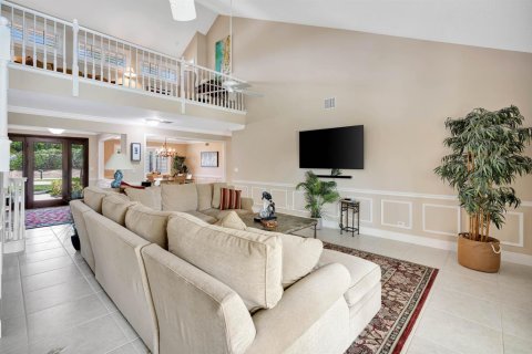 House in Palm Beach Gardens, Florida 3 bedrooms, 288.83 sq.m. № 2184640 - photo 6