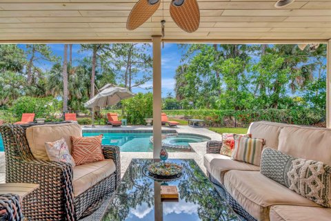 House in Palm Beach Gardens, Florida 3 bedrooms, 288.83 sq.m. № 2184640 - photo 25