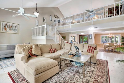 House in Palm Beach Gardens, Florida 3 bedrooms, 288.83 sq.m. № 2184640 - photo 5