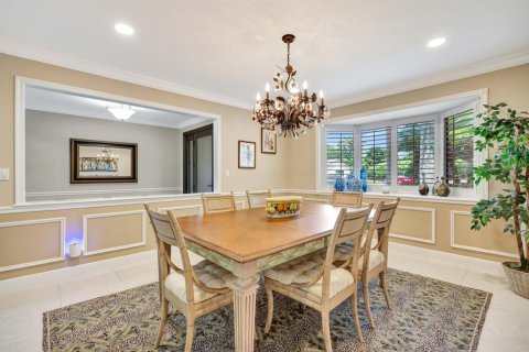 House in Palm Beach Gardens, Florida 3 bedrooms, 288.83 sq.m. № 2184640 - photo 8