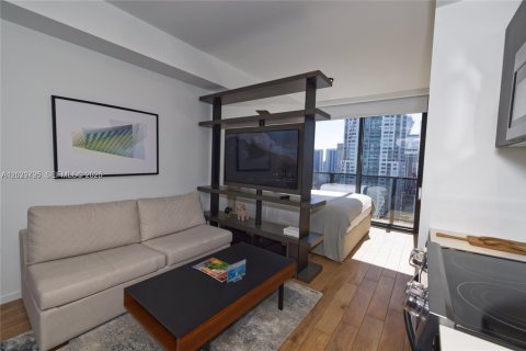 Hotel in Miami, Florida 31.68 sq.m. № 2089563 - photo 12