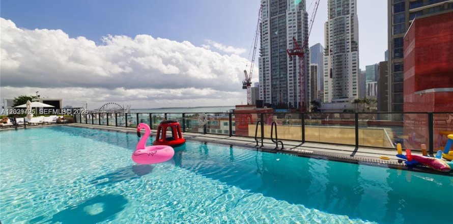 Hotel in Miami, Florida 31.68 sq.m. № 2089563