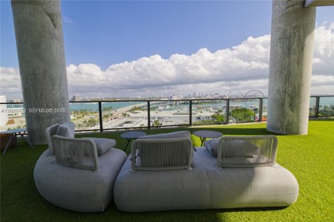 Hotel in Miami, Florida 31.68 sq.m. № 2089563 - photo 5