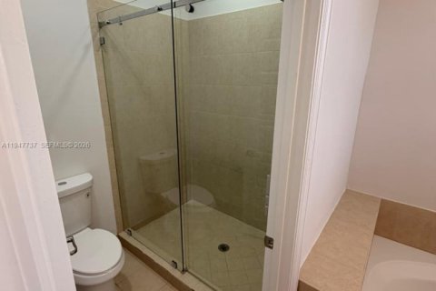 Casa en venta en Miami, Florida, 3 dormitorios, 182.55 m2 № 2003873 - foto 10