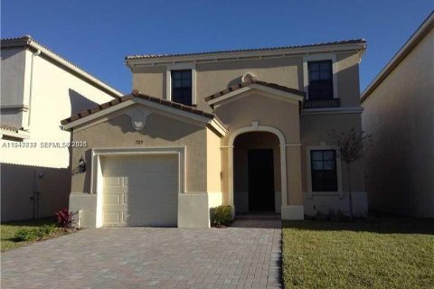 Casa en venta en Miami, Florida, 3 dormitorios, 182.55 m2 № 2003873 - foto 1