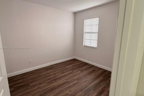 Casa en venta en Miami, Florida, 3 dormitorios, 182.55 m2 № 2003873 - foto 9