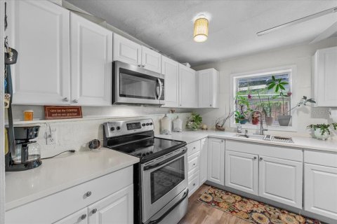 House in Orlando, Florida 4 bedrooms, 127.55 sq.m. № 1894674 - photo 10