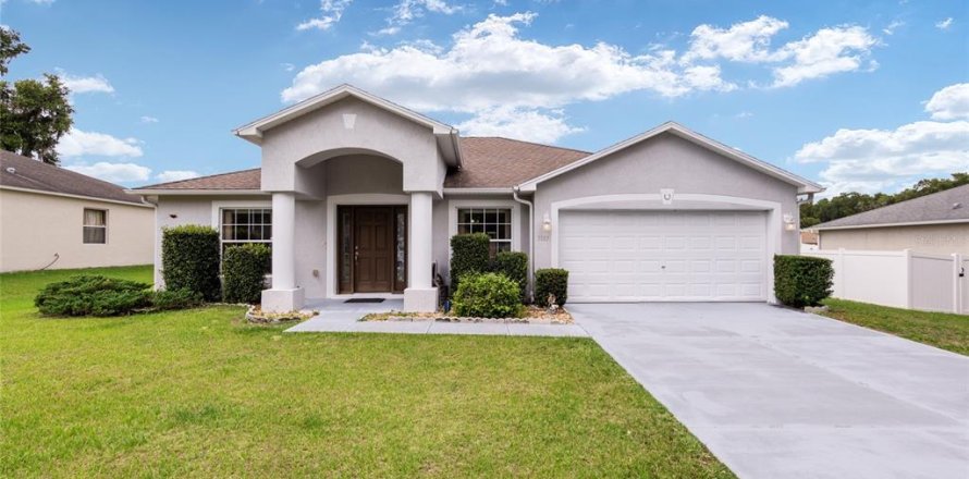 House in Ocala, Florida 4 bedrooms, 178.28 sq.m. № 1442210