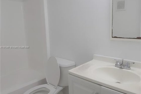 Copropriété à louer à Pompano Beach, Floride: 1 chambre, 58.81 m2 № 1898098 - photo 7