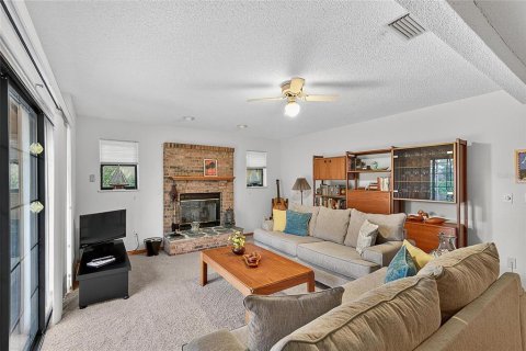 House in Palm Coast, Florida 3 bedrooms, 184.6 sq.m. № 1885179 - photo 19