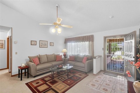 House in Palm Coast, Florida 3 bedrooms, 184.6 sq.m. № 1885179 - photo 9