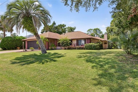 House in Palm Coast, Florida 3 bedrooms, 184.6 sq.m. № 1885179 - photo 1