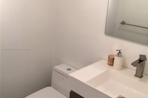 Condo in Miami Beach, Florida, 1 bedroom  № 1865414 - photo 24