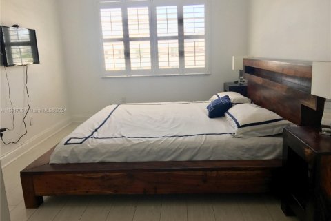 Condo in Miami Beach, Florida, 1 bedroom  № 1865414 - photo 11