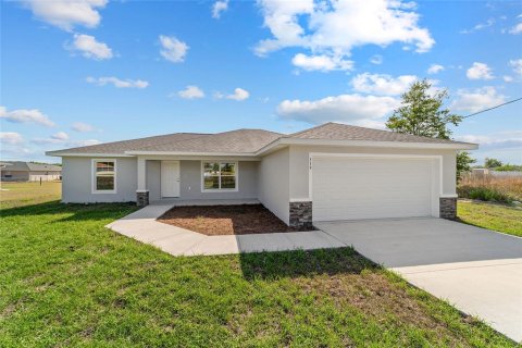 Casa en Citrus Springs, Florida 3 dormitorios, 144.65 m2 № 2124915