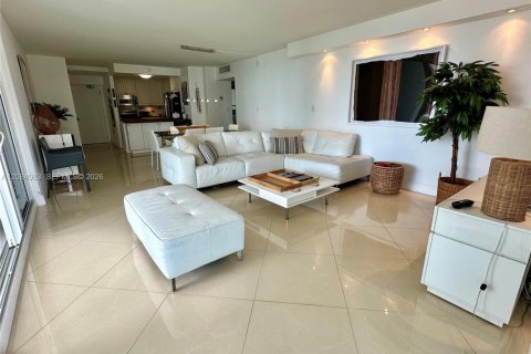 Condominio en venta en Sunny Isles Beach, Florida, 2 dormitorios, 148.92 m2 № 2352671 - foto 11