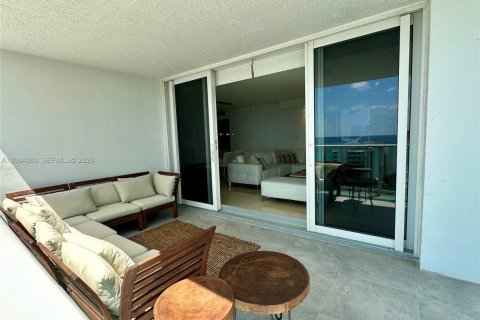 Condominio en venta en Sunny Isles Beach, Florida, 2 dormitorios, 148.92 m2 № 2352671 - foto 18