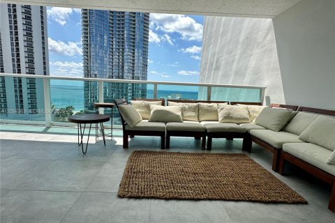Condominio en venta en Sunny Isles Beach, Florida, 2 dormitorios, 148.92 m2 № 2352671 - foto 17