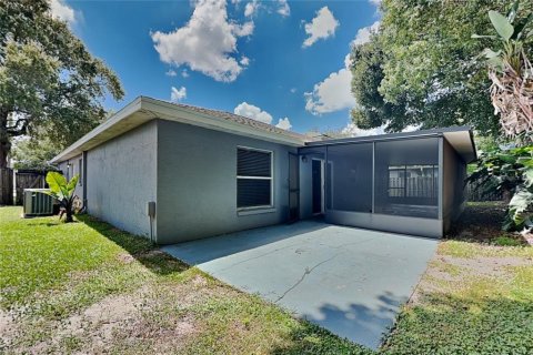 Villa ou maison à vendre à Zephyrhills, Floride: 3 chambres, 122.45 m2 № 2339269 - photo 16