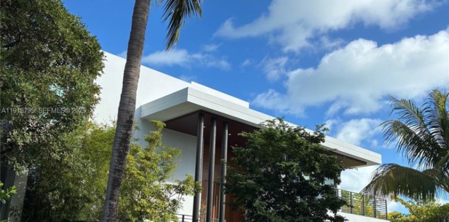 Villa ou maison à Key Biscayne, Floride 6 chambres, 297.84 m2 № 2055091
