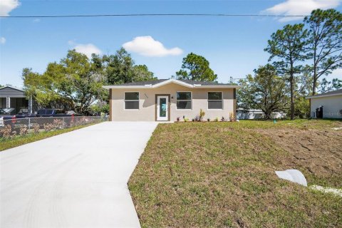 Villa ou maison à Lehigh Acres, Floride 2 chambres, 92.9 m2 № 2100530