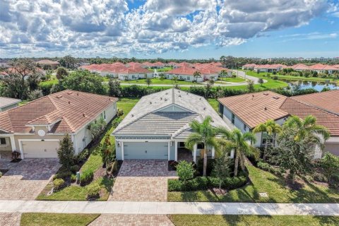 Villa ou maison à vendre à Sarasota, Floride: 2 chambres, 213.49 m2 № 2423705 - photo 2