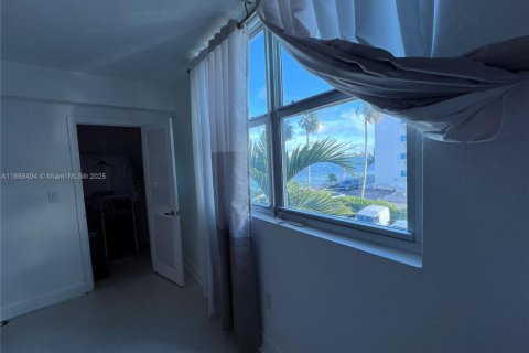 Condominio en alquiler en North Bay Village, Florida, 1 dormitorio, 76.64 m2 № 1942549 - foto 6