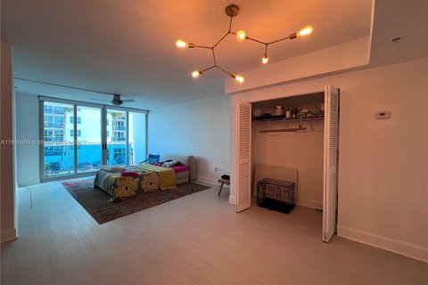 Condominio en alquiler en North Bay Village, Florida, 1 dormitorio, 76.64 m2 № 1942549 - foto 7