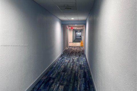 Condominio en alquiler en North Bay Village, Florida, 1 dormitorio, 76.64 m2 № 1942549 - foto 5