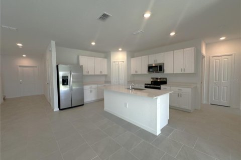 Casa en alquiler en Punta Gorda, Florida, 6 dormitorios, 228.82 m2 № 2198365 - foto 5