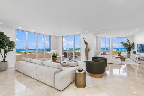 Condominio en venta en Miami, Florida, 5 dormitorios, 473.52 m2 № 1964148 - foto 5