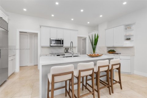 Condominio en venta en Miami, Florida, 5 dormitorios, 473.52 m2 № 1964148 - foto 19