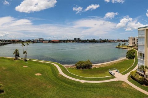 Copropriété à vendre à South Pasadena, Floride: 2 chambres, 120.77 m2 № 1835048 - photo 1