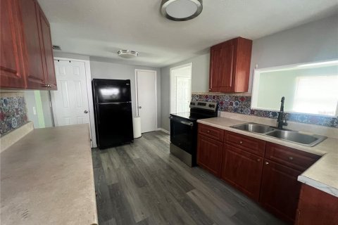 Villa ou maison à louer à Punta Gorda, Floride: 3 chambres, 98.1 m2 № 2403023 - photo 3