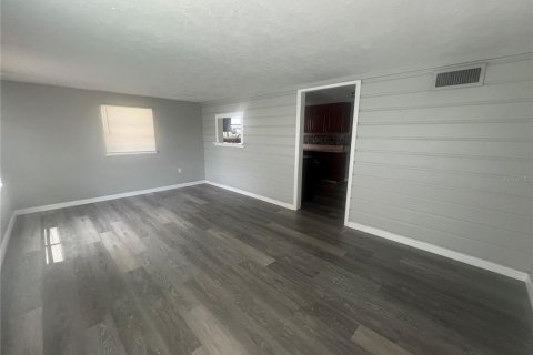 Villa ou maison à louer à Punta Gorda, Floride: 3 chambres, 98.1 m2 № 2403023 - photo 5