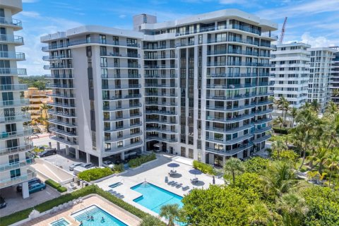 Condo in Surfside, Florida, 2 bedrooms  № 1872646 - photo 5