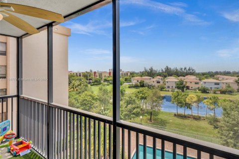 Condo in Miami, Florida, 2 bedrooms  № 1715720 - photo 27